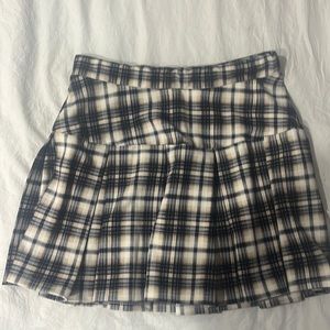 Plaid mini pleated skirt